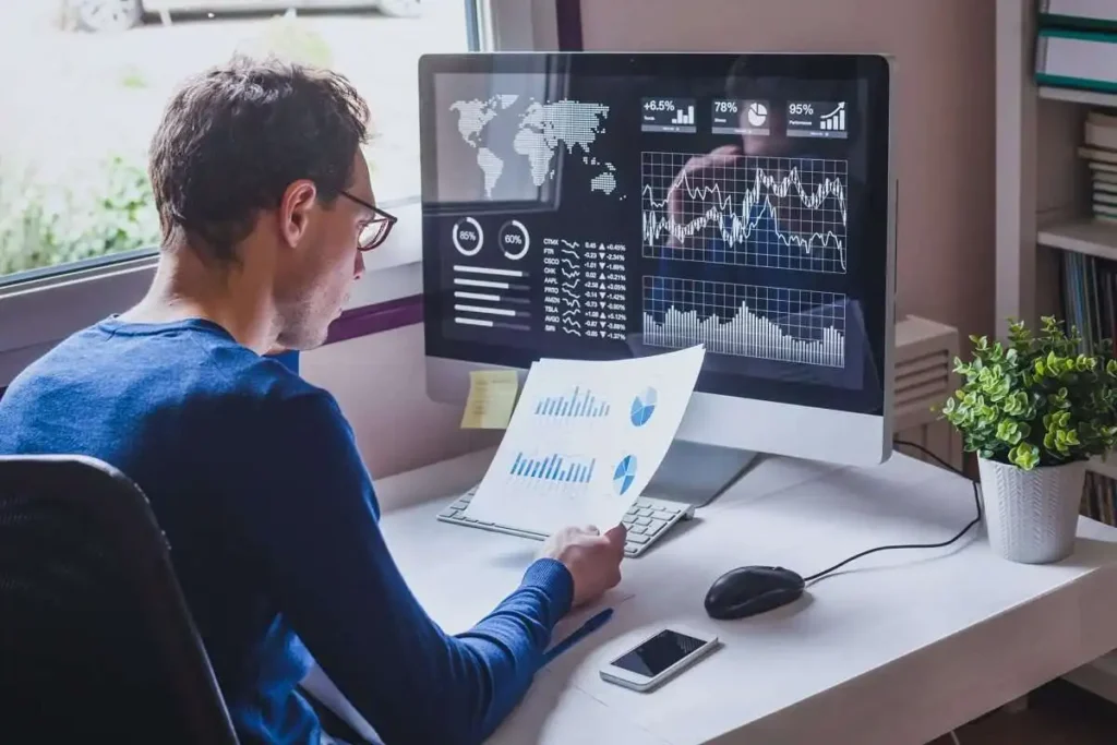 How Much Do Data Analysts Make? 2024 Salary Guide